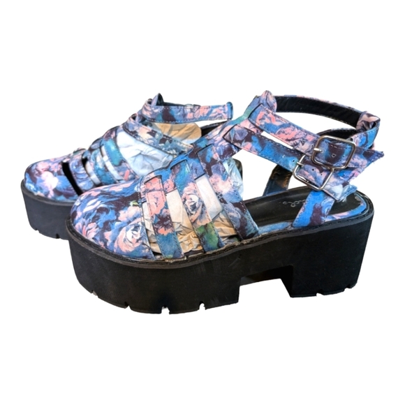 Qupid Shoes - Qupid Pastel Whimsygoth Floral Platform Sandal Size 6 Inside Flaws